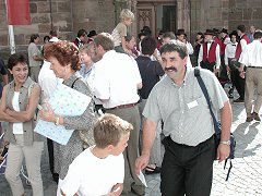 Mr Beynet vor dem Rathaus