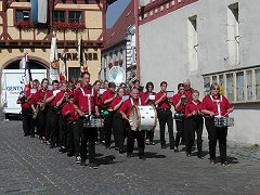 Festzug zum Gefallenenehrenmal